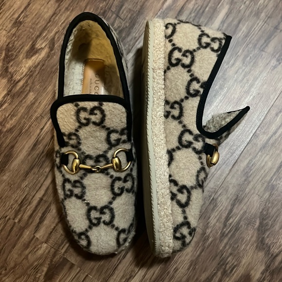 Gucci Shoes - Gucci (Wool) Loafers